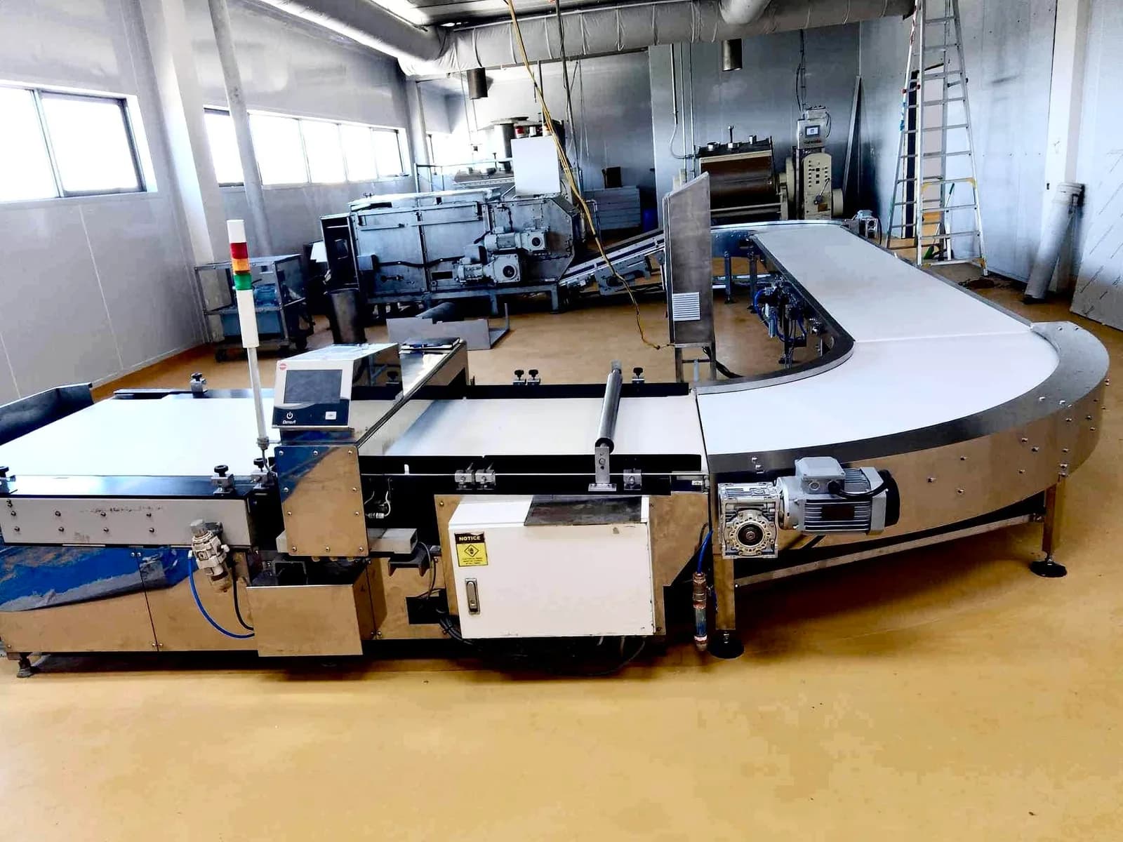 Belt conveyor installation