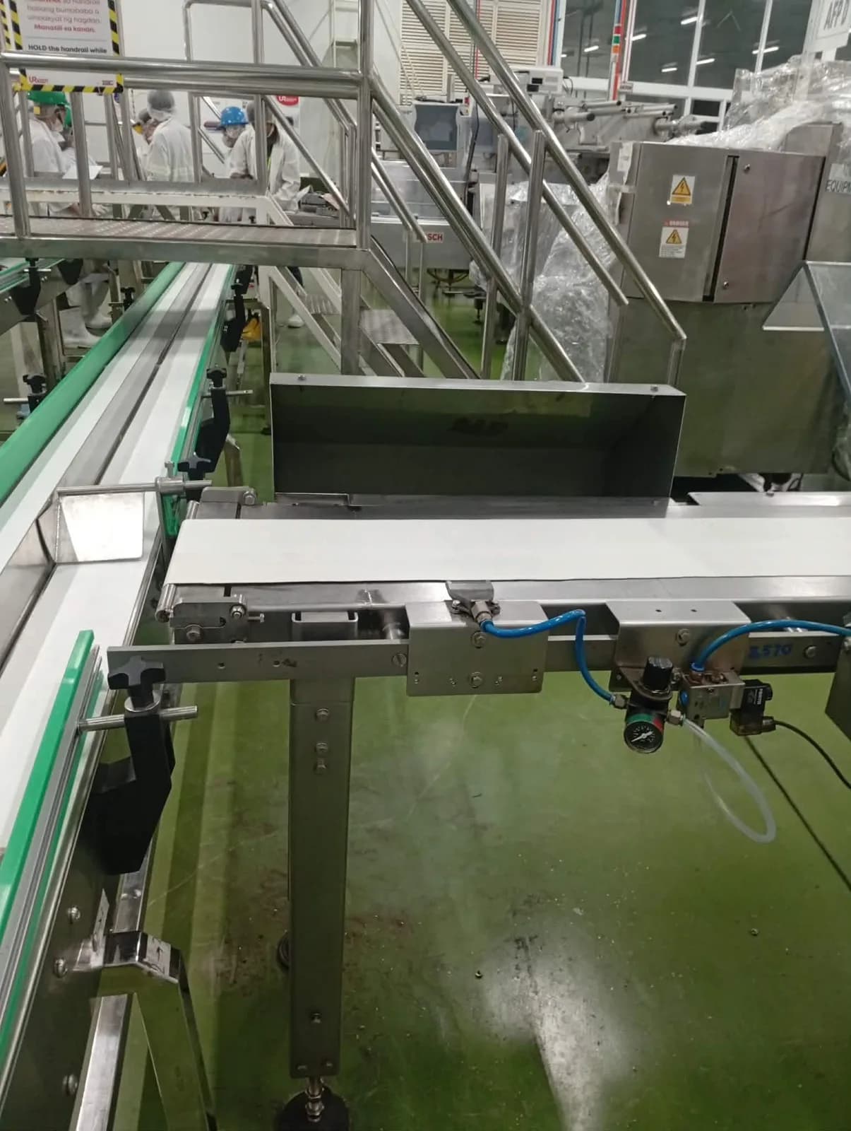 Belt conveyor installation