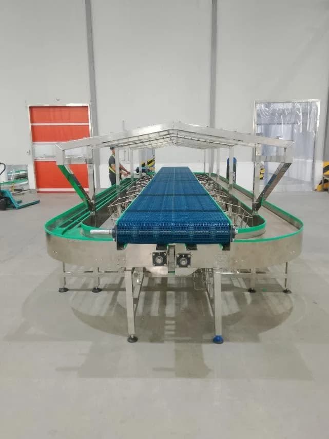 Carousel conveyor installation