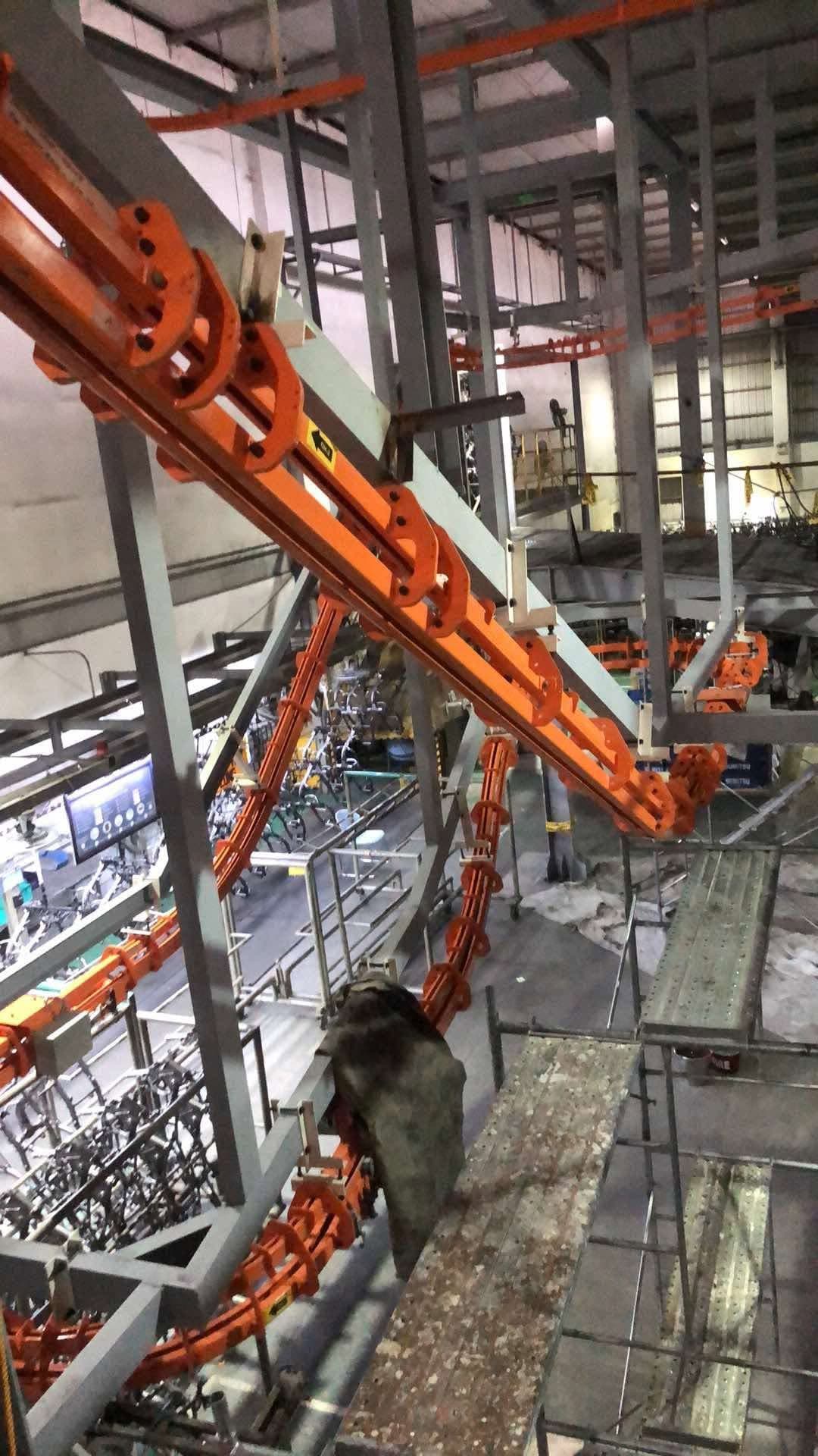 Overhead conveyor installation