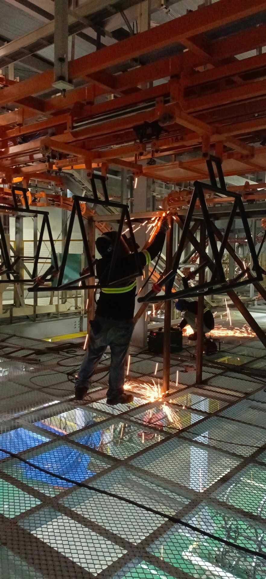 Overhead conveyor installation