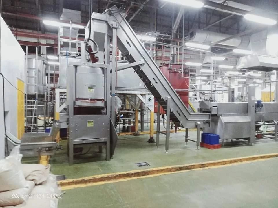 Modular chain conveyor installation