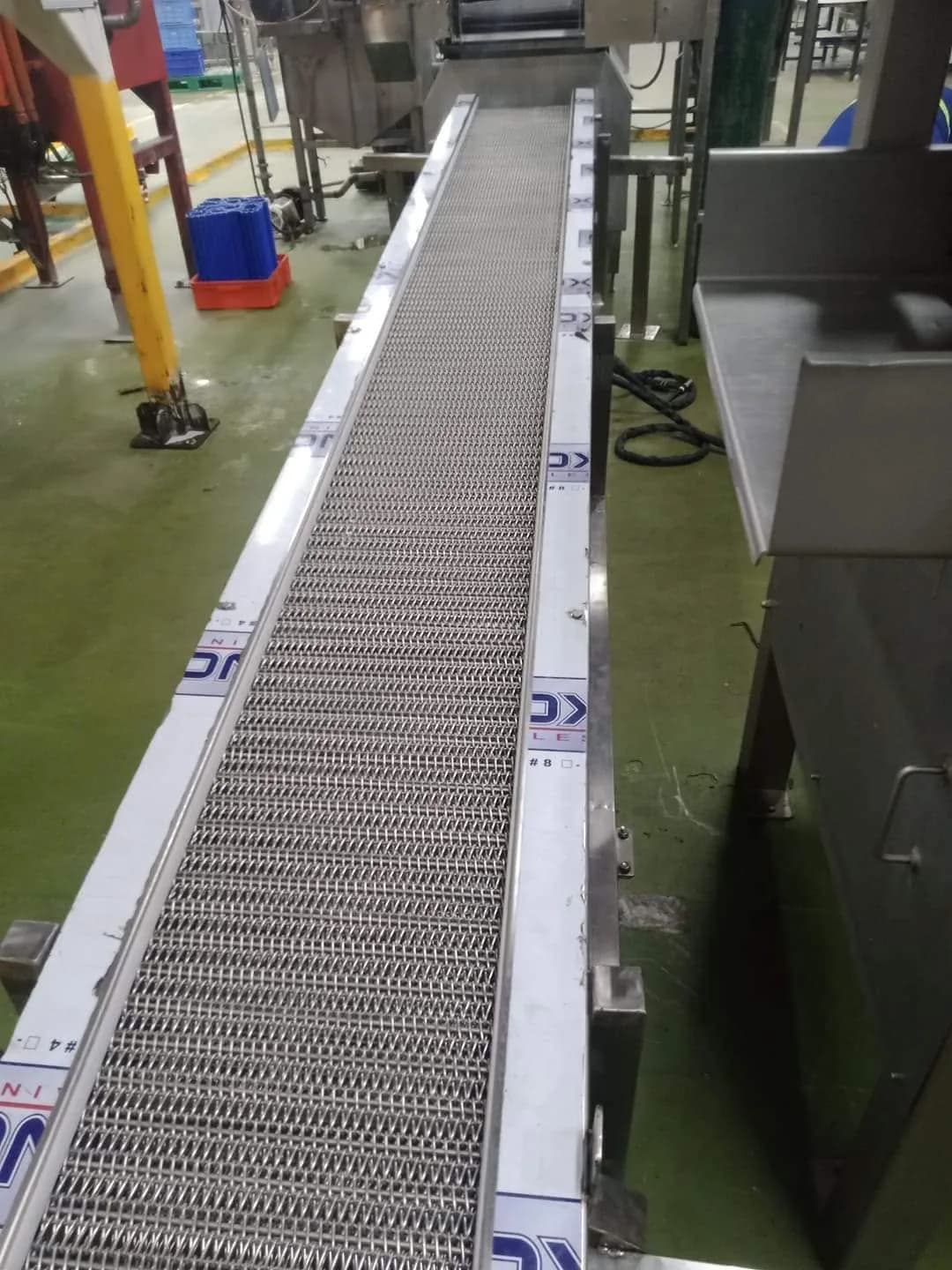 Wiremesh conveyor installation